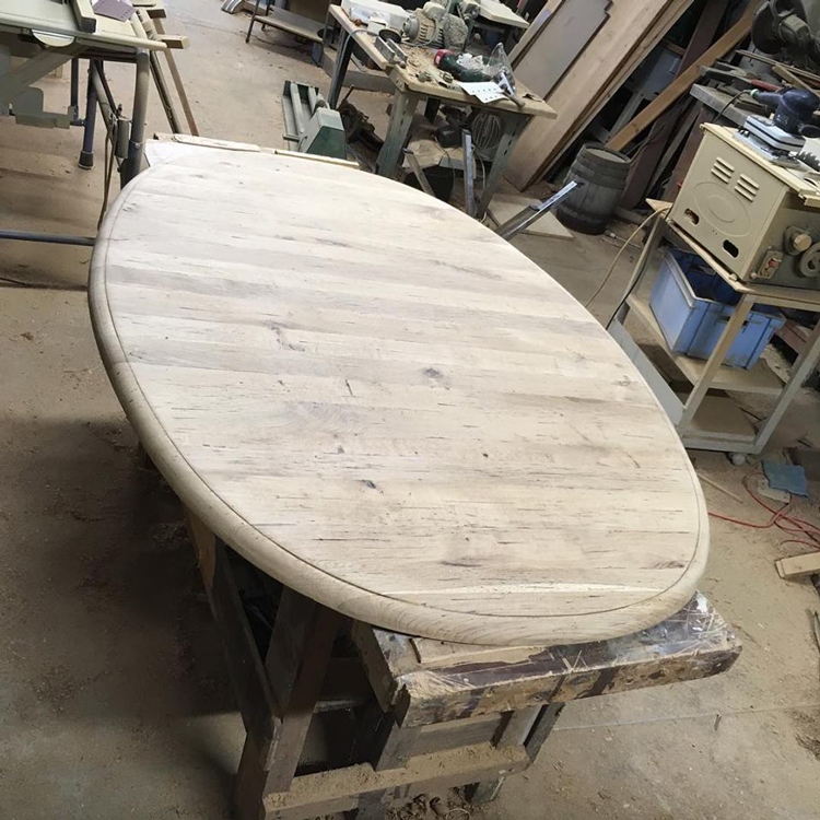 Emmaus Var - La Fabrique - création d'une table ovale